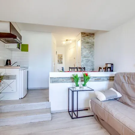 Les Marinas-9 By Interhome