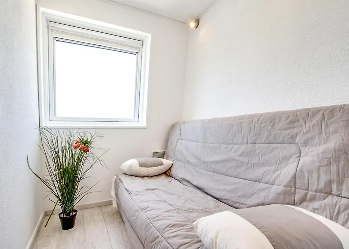 Les Marinas-9 By Interhome